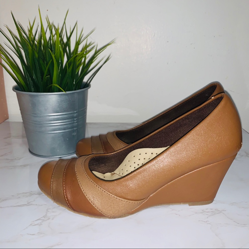 Cute Wedge Pump! 🤎